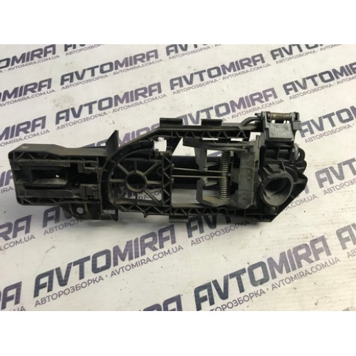 Ручка дверей задня права зовнішня VW Passat B6 SN 2005-2010 3C0837206